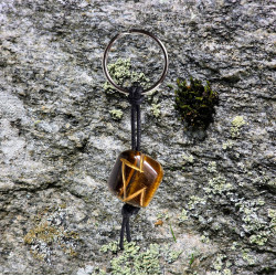 Perthro ruunivõtmehoidja - Tiigrisilm